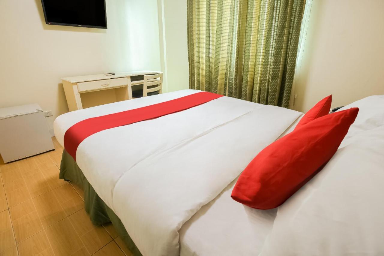 Hotel Euroasia By Bluebookers Анхелес Экстерьер фото