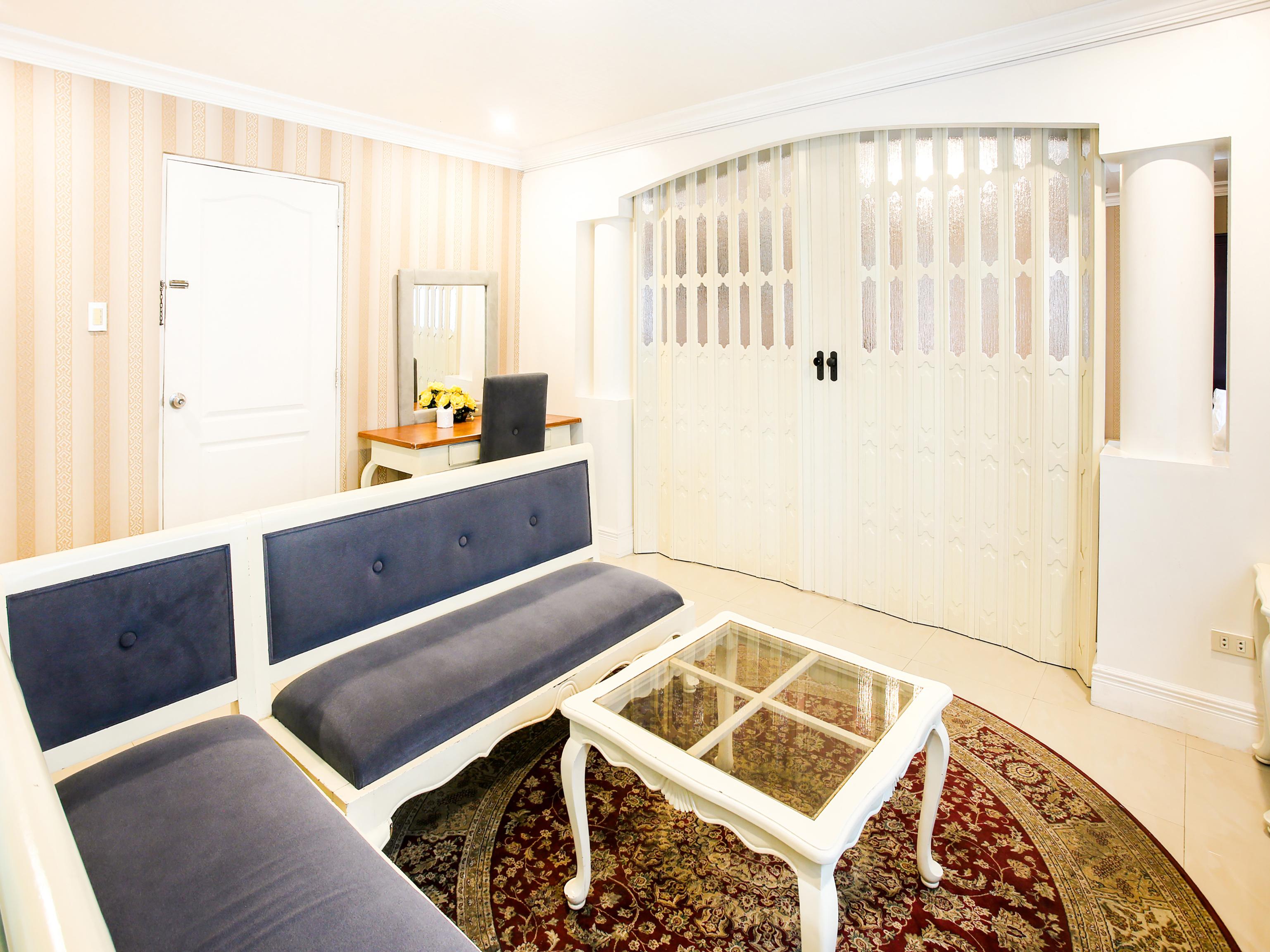 Hotel Euroasia By Bluebookers Анхелес Экстерьер фото