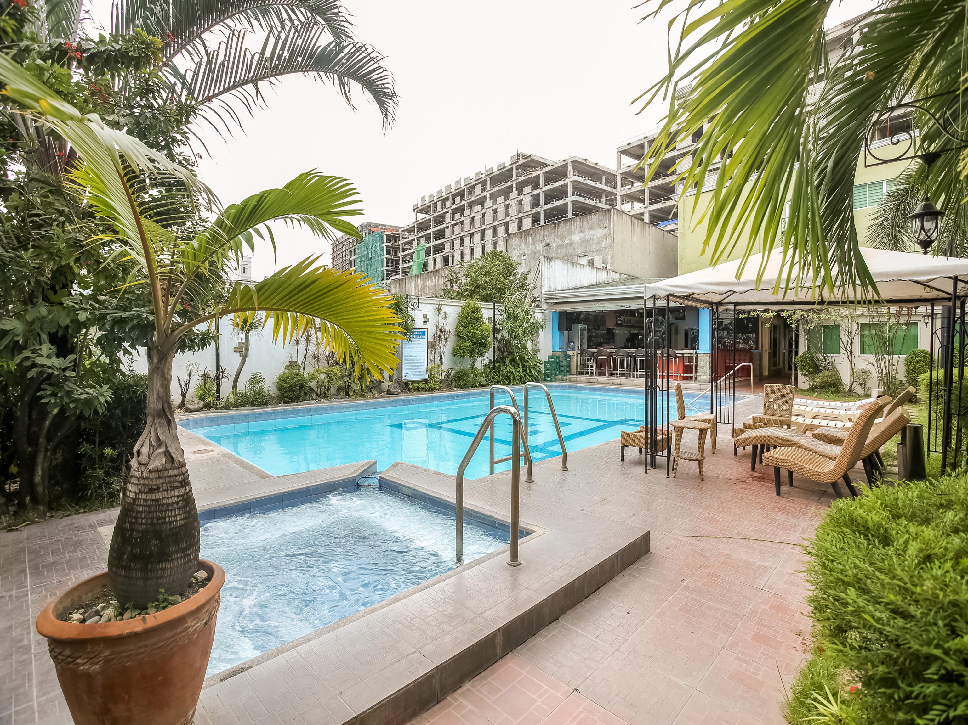 Hotel Euroasia By Bluebookers Анхелес Экстерьер фото