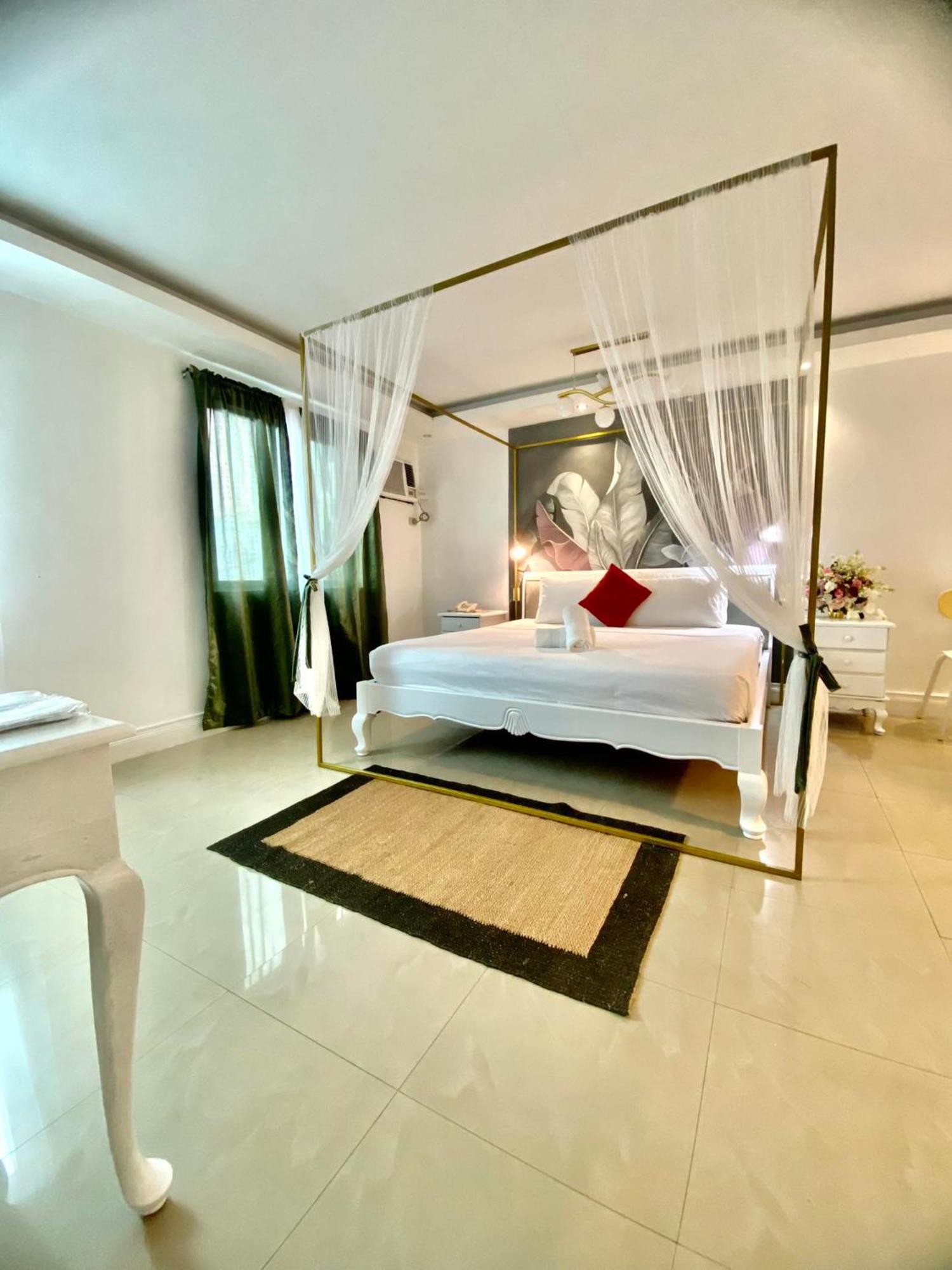 Hotel Euroasia By Bluebookers Анхелес Экстерьер фото