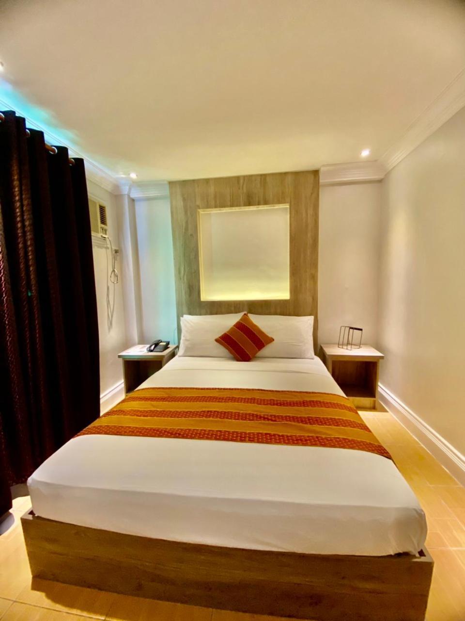 Hotel Euroasia By Bluebookers Анхелес Экстерьер фото