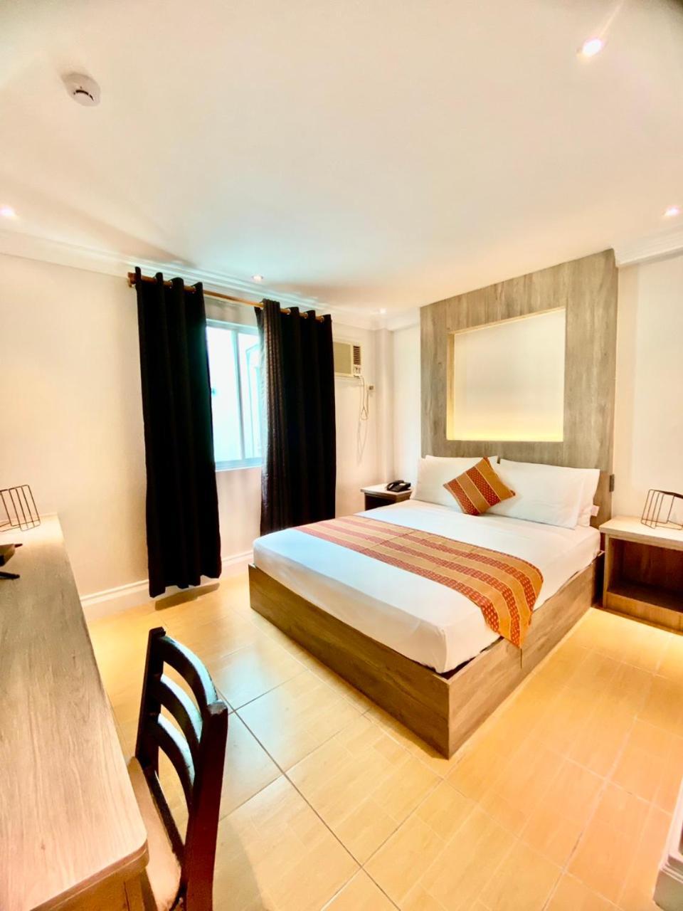 Hotel Euroasia By Bluebookers Анхелес Экстерьер фото