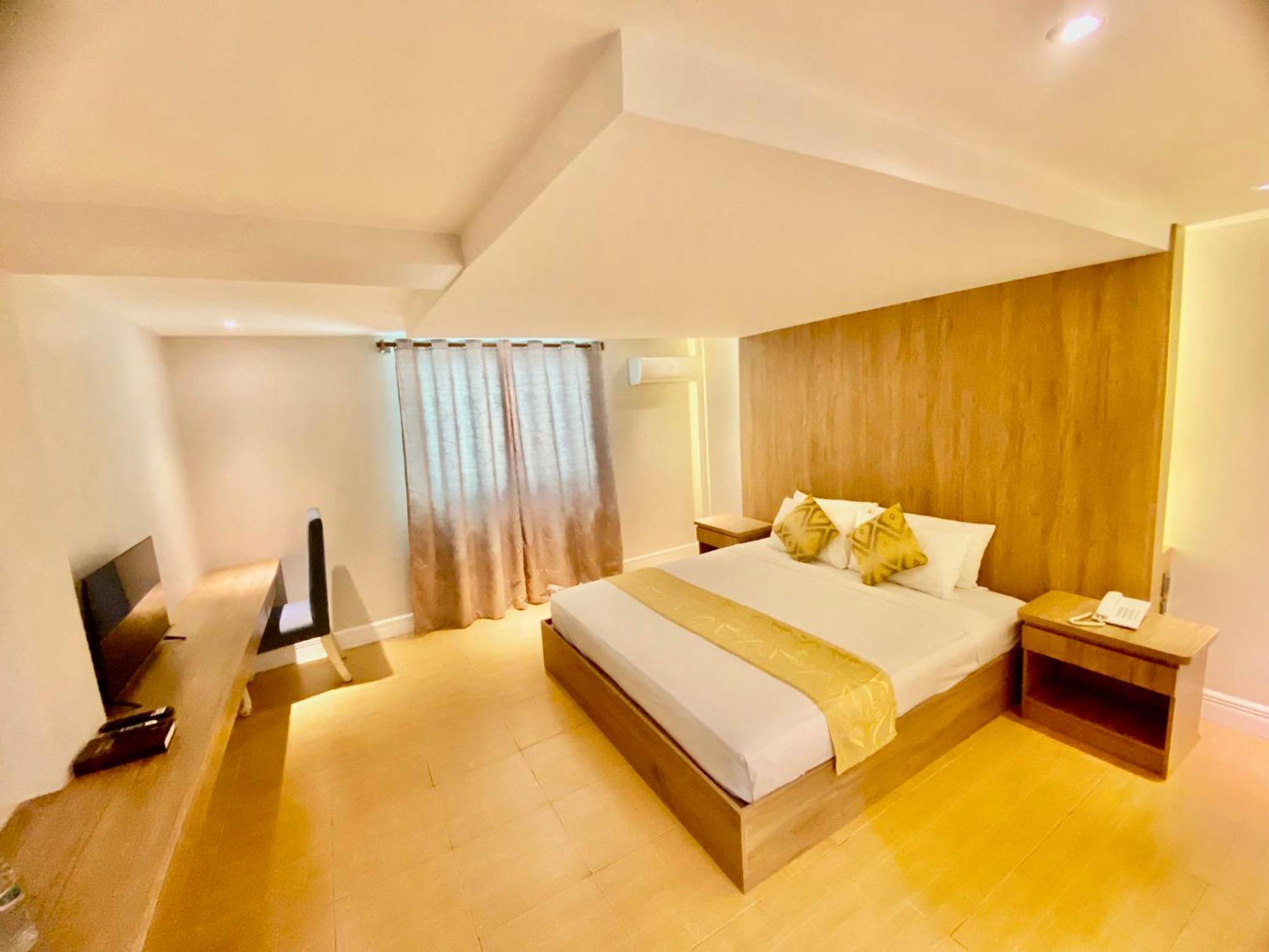 Hotel Euroasia By Bluebookers Анхелес Экстерьер фото